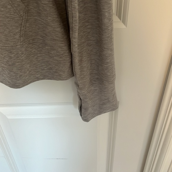 Women’s Kyodan Heathered Gray Hooded Dri-fit Sweatshirt Size Medium - Picture 2 of 6